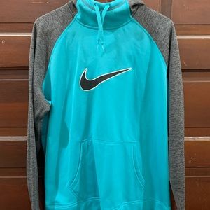 XL women’s Nike thermafit hoodie